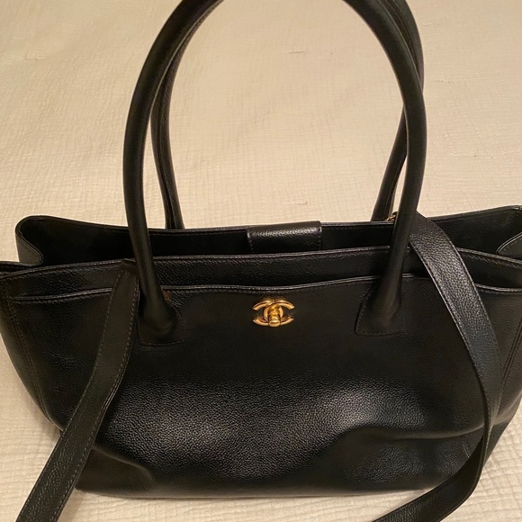CHANEL Calfskin Serf Executive Shopper Tote Black - Picture 6 of 11